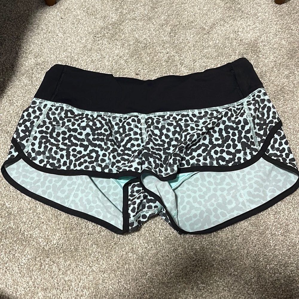 Lululemon hotty hot short